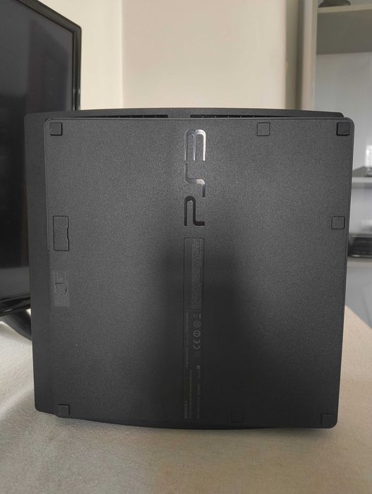 Playstaion 3 slim 120GB com comando