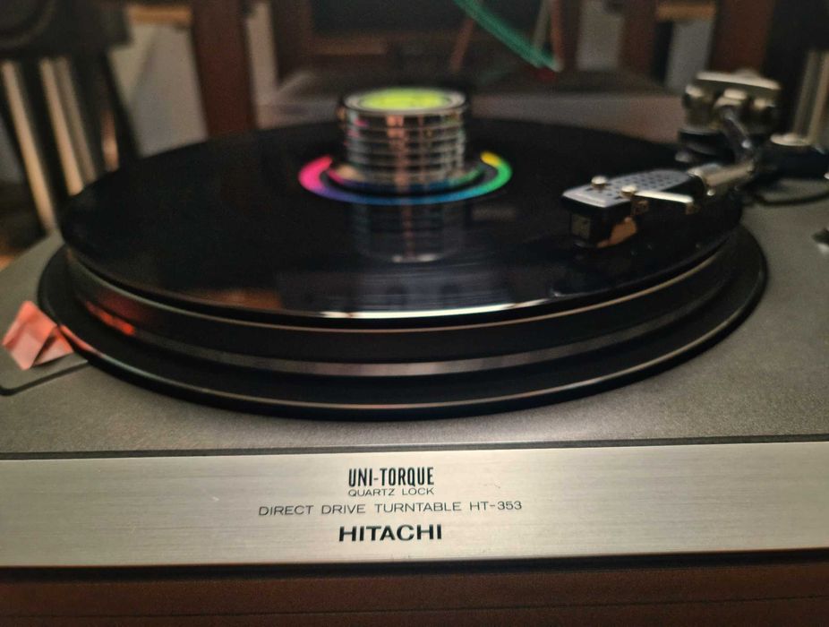 Gramofon Hitachi HT-353 Quartz Lock produkcja Japan