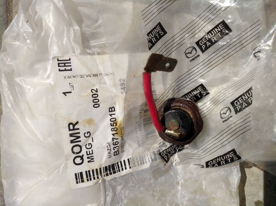 Датчик температуры масла Мазда 3