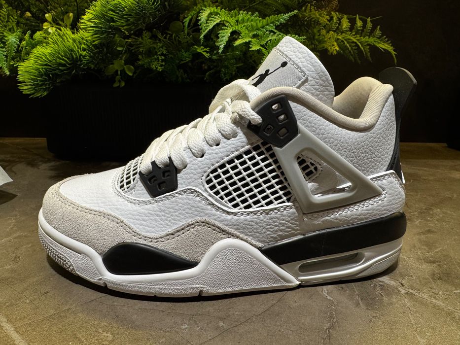 Air Jordan 4 Military Black ,Białe skórzane sneakersy
