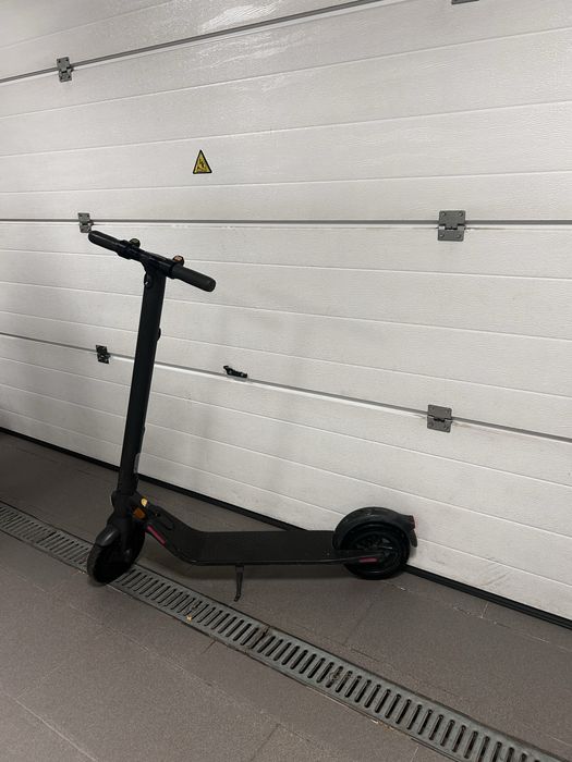 Hulajnoga elektryczna ninebot kickscooter E