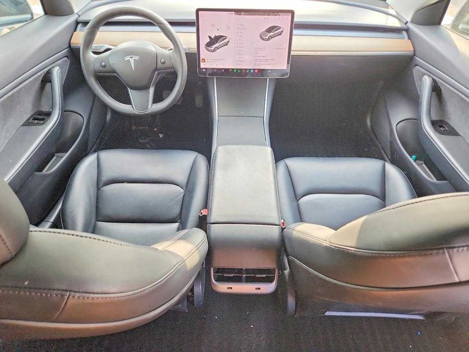 Tesla Model 3 2021 з США