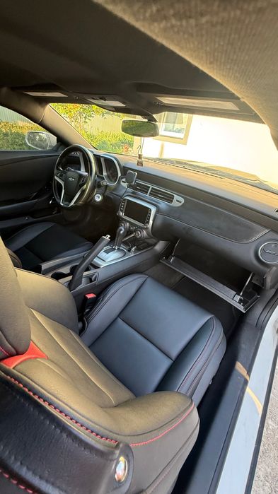 Продаю Chevrolet Camaro RS