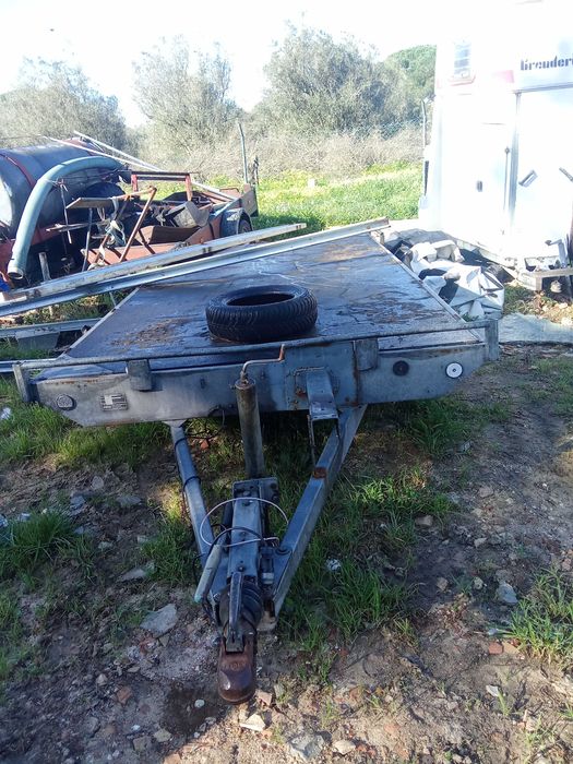 atrelados de carga,atrelados de cavalos e de transporte de carros