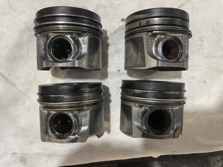 Поршень Mazda 3 BL 6 GH CX-7 R2AA 2.2 дизель 2008-2012