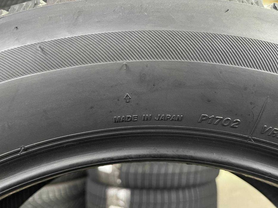 Шини вживані зимові 215/60 R17 BRIDGESTONE BLIZZAK VRX2