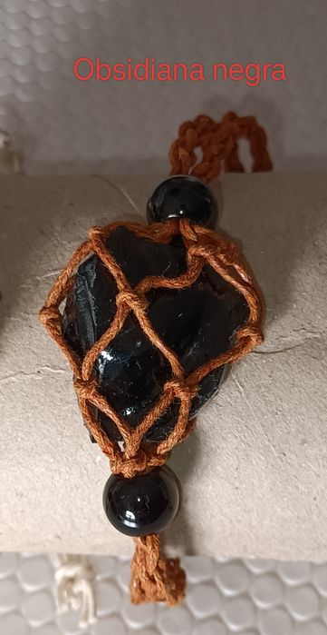 Pulseiras com pedras naturais