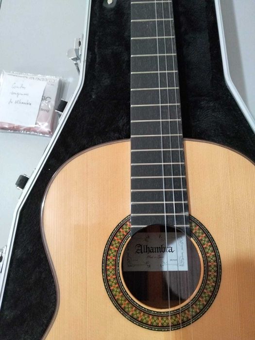 Guitarra Clássica Alhambra 7PA