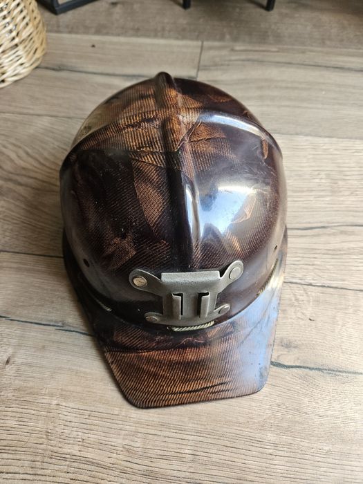 Hełm gorniczy bakielitowy nowy.