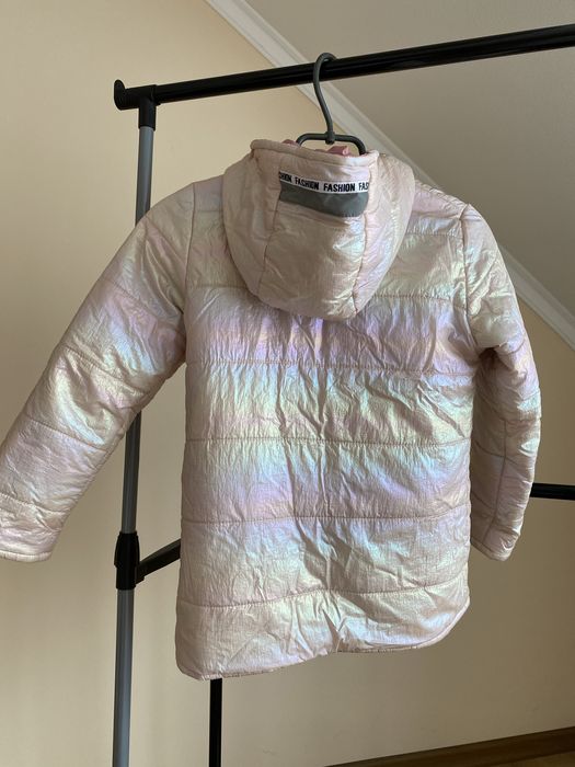 Куртка весна,тепла осінь двохстороння.