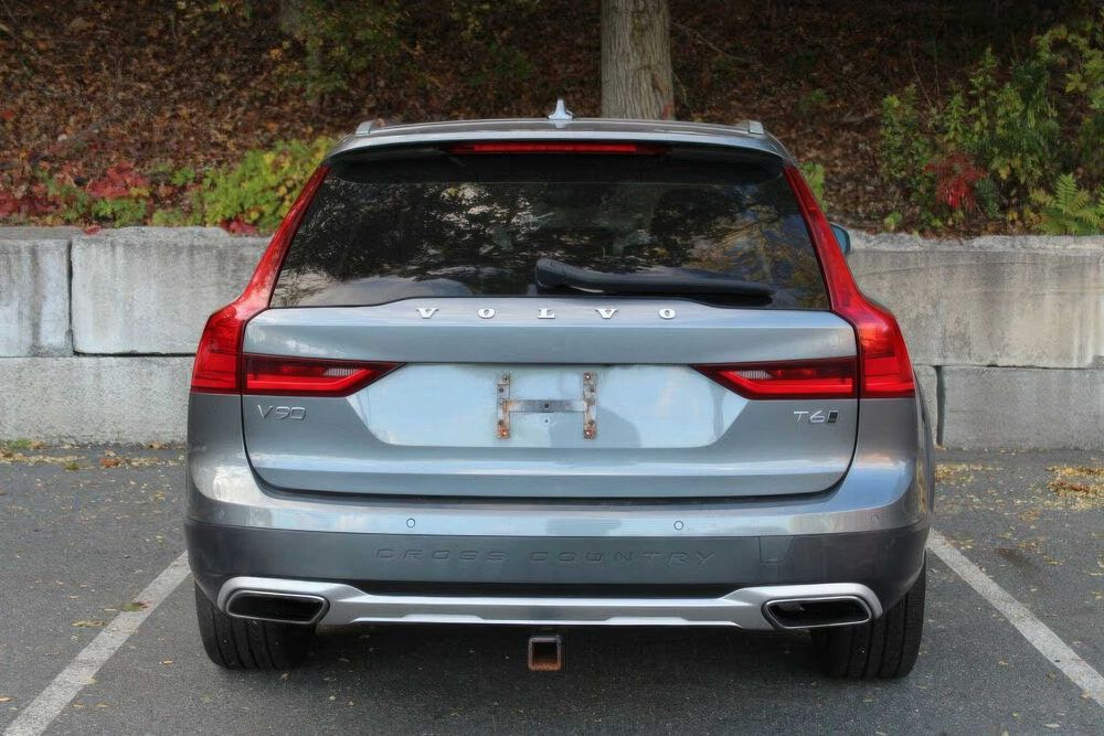 Volvo V90 Cross Country T6      2019