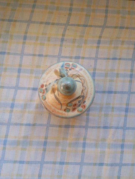 Pote em cerâmica artesanal com tampa – decoração rústica