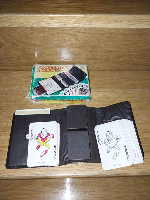 Bolsa Antiga com Dois Baralhos de Cartas