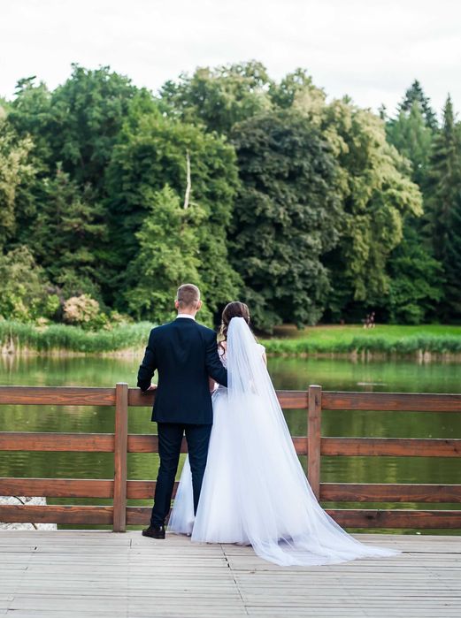 Suknia ślubna śnieżna biel