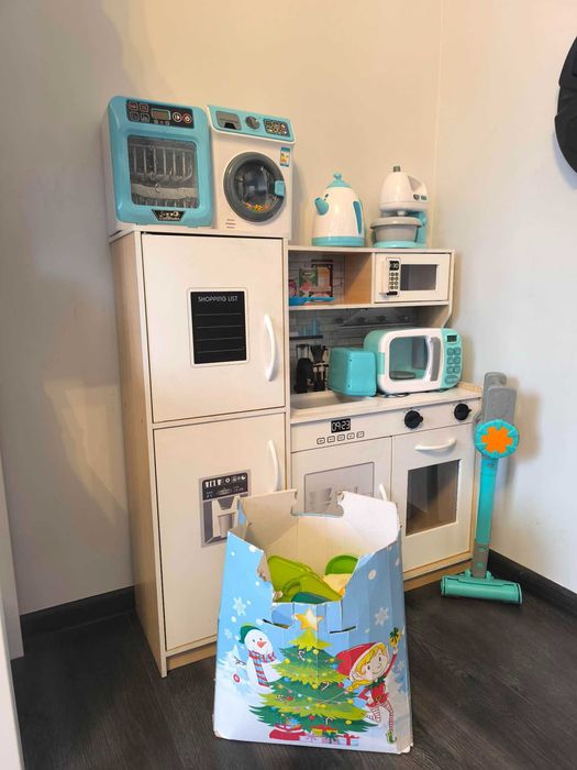 Kuchnia z zabawkami
