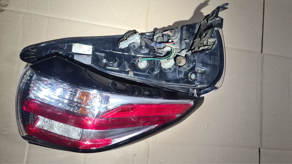 Фонарь  задний  правый  Nissan Murano Z52 2015-18 гг есть много