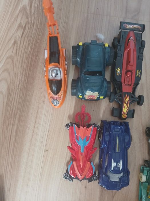 Hot wheels samochód,rysorak,karty,magazyn,zestaw 36aut
