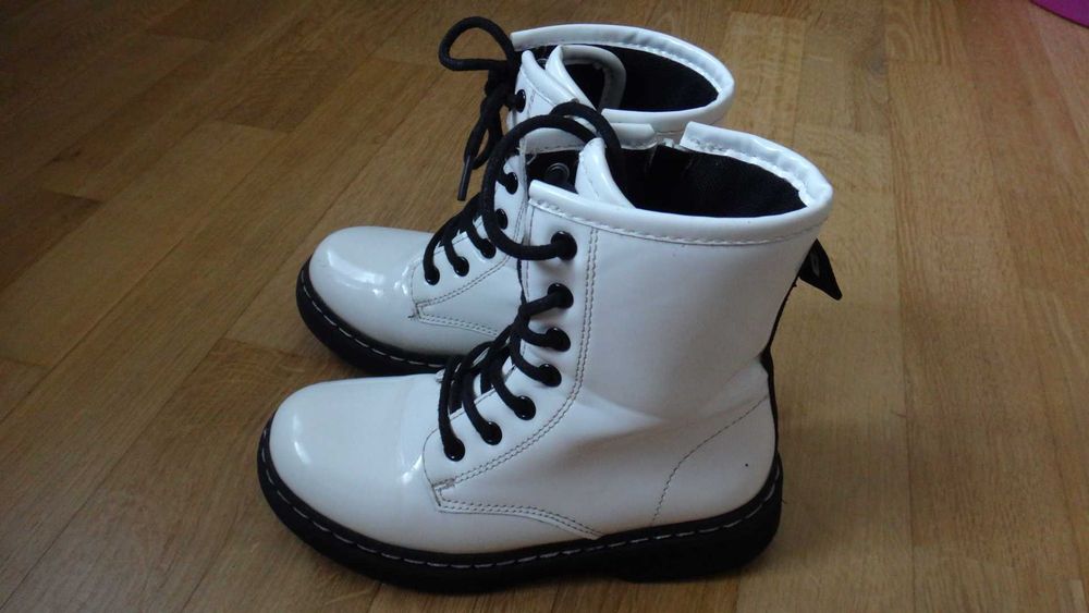Buty botki białe dziewczęce rozmiar 31 stylizowane na Martens