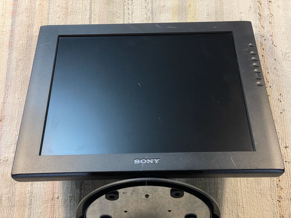 Monitor LCD Sony SDM-S71R (Para Peças)