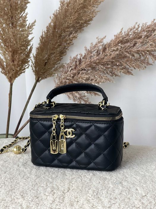 Женская сумка Chanel Lambskin через плечо Шанель бочонок