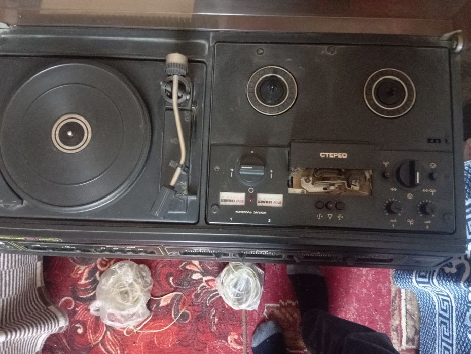 "Стереофаническое компбинирыванре устройство" романтика 201-1 стерео