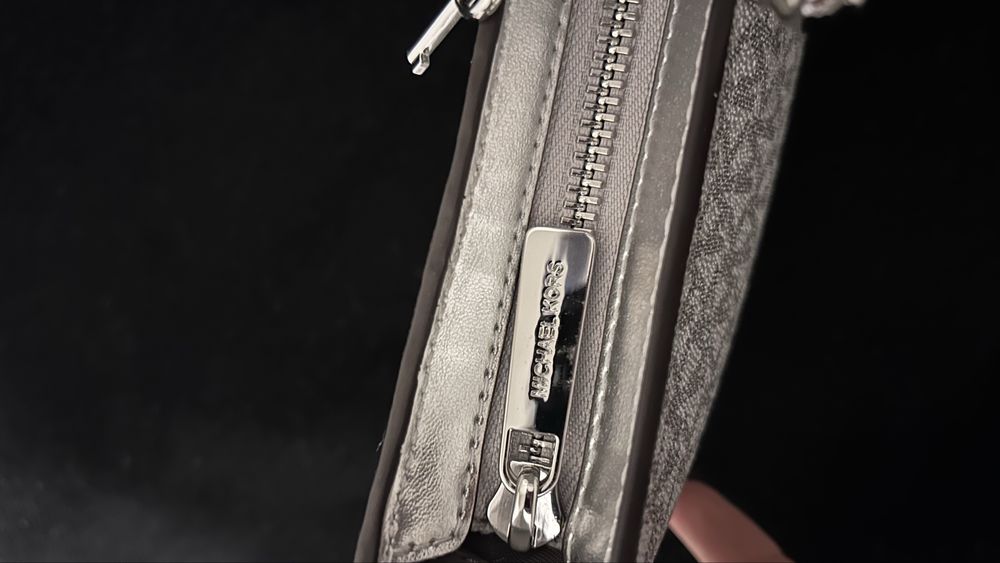 Bolsa Michael Kors como nova