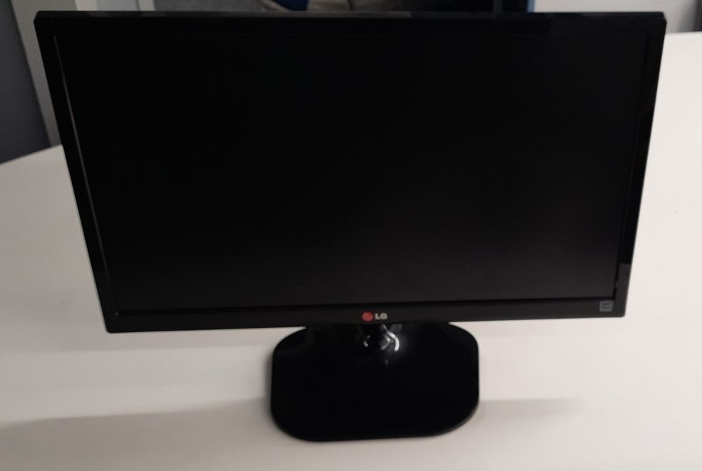 Монітори LG, Benq, Samsung