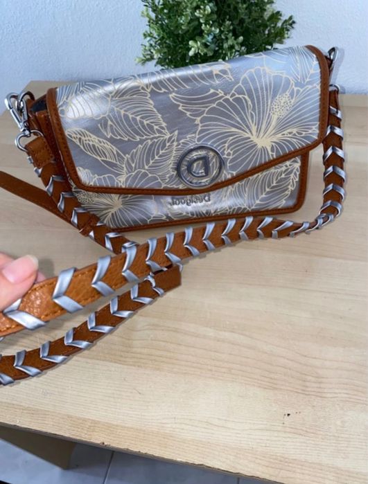 Mala tiracolo em pele Desigual