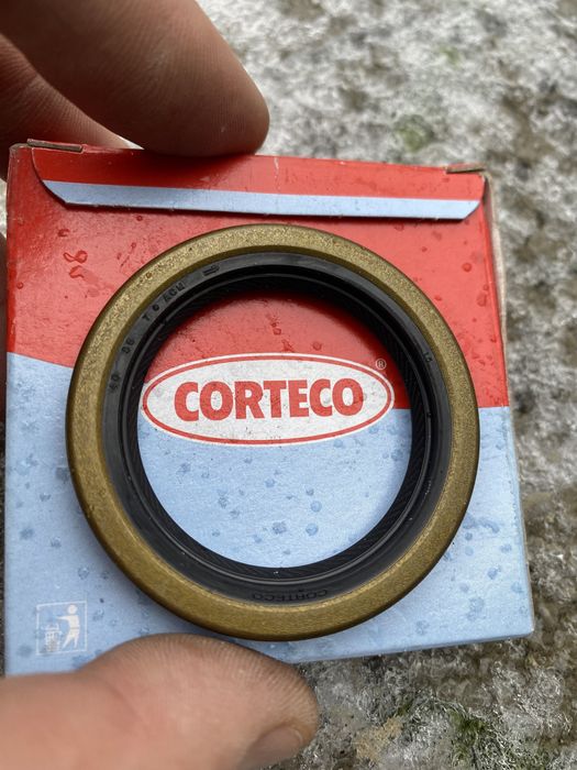 Сальник коленвала 2101 перед 10*56*7 Corteco