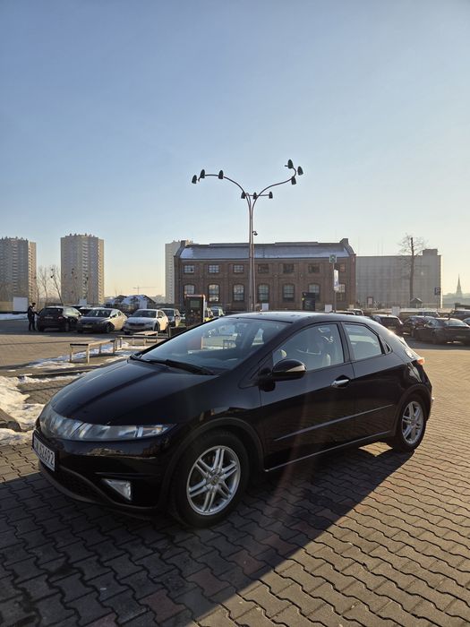 Honda Civic VIII (ufo)