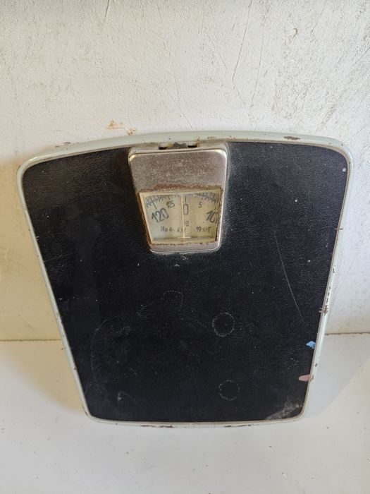 Ваги механічні до 120 кг. в робочому стані.