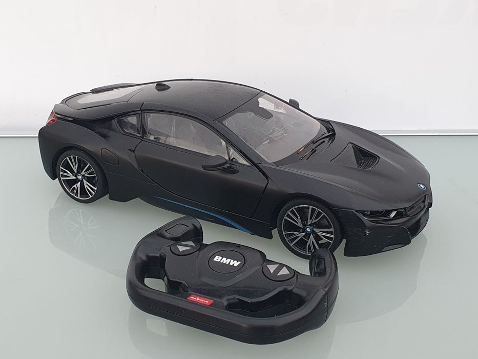 licencjonowany samochód zdalnie sterowany BMW i8 Rastar w skali 1:14.