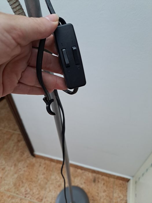 Candeeiro de pé alto