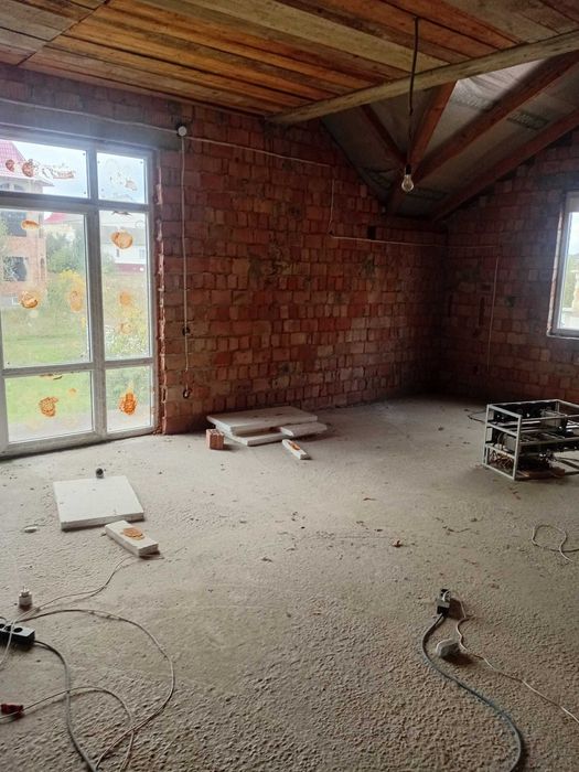 Продам новобудову в Горішних Шерівцях 250 м.кв.