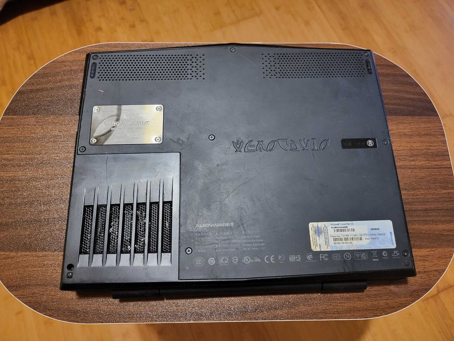 Dell Alienware M11x R2 i7 4GB 320GB  GT 335 ретро ігровий ноут