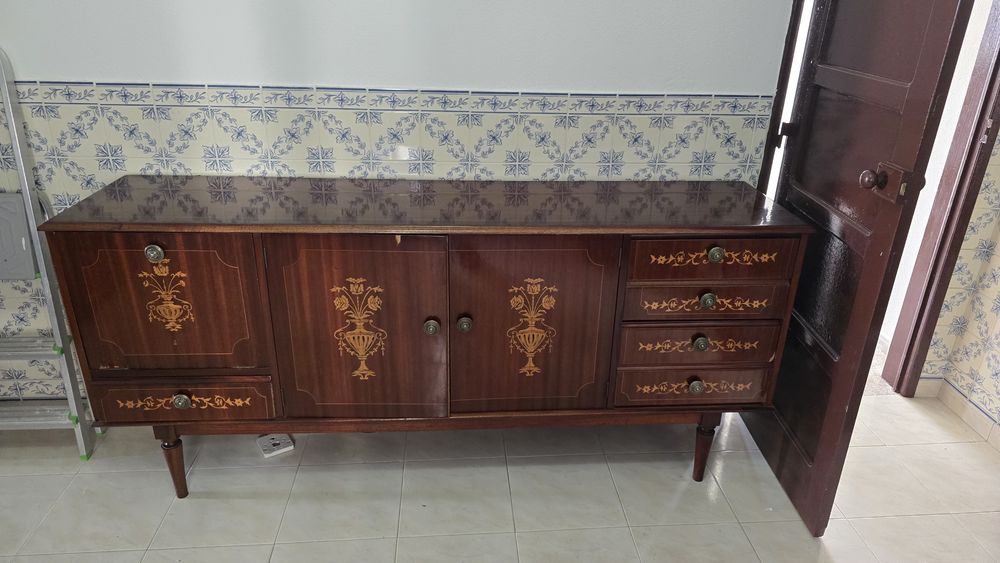 Móveis antigos, conjunto