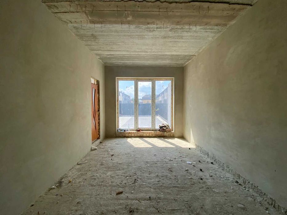 Продаж ЗДАНОГО та готового до ремонту БОКОВОГО таунхауса 136м2