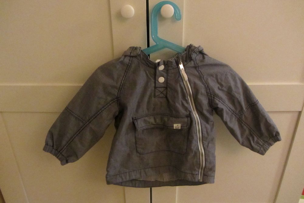 Piękna letnia kurteczka H&M rozm. 80 stan idealny z kominem i czapką