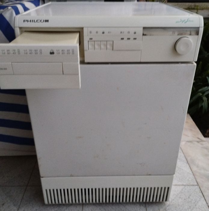 Máquina de secar roupa Philco