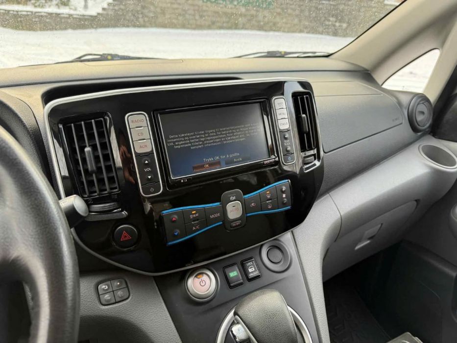 Nissan e-NV 200 Evalia (40 квт/ пасажир 7/ тепловий насос/ підігрів)