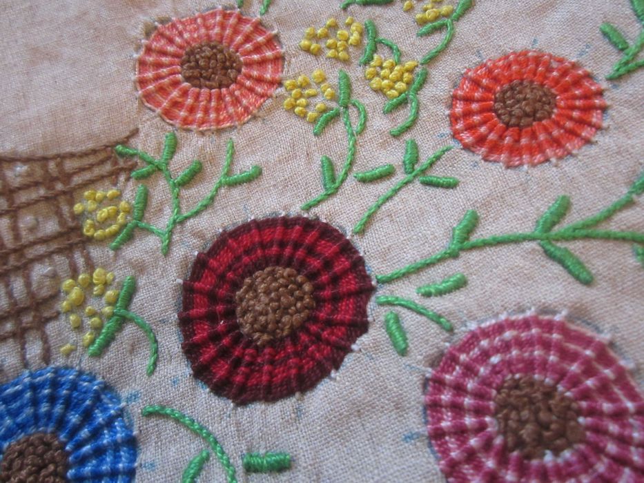 Bela  Toalha Linho do Tear Bordada Manualmente