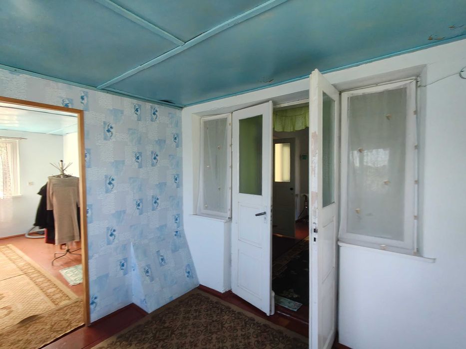 Добротний цегляний будинок з усіма зручностями в с.Плоска