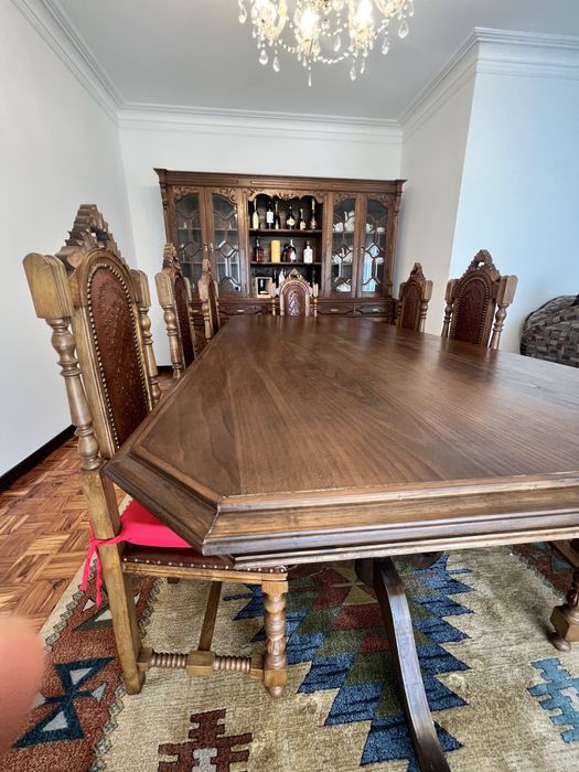 Mesa antiga em madeira maciça