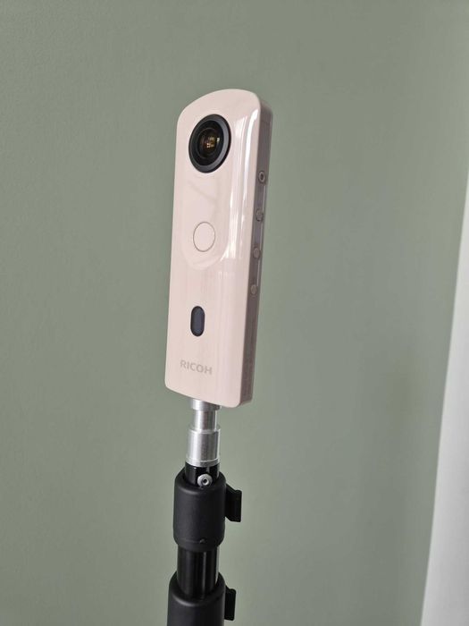 Ricoh Theta SC2 - kamera sferyczna 360° + statyw
