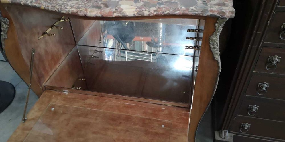 Movel Bar/garrafeira em madeira antigo