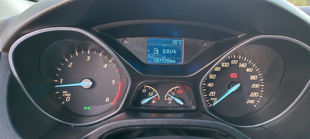 Ford Focus  1.6 Tdci 148€Mês  GARANTIA 18Meses Troco