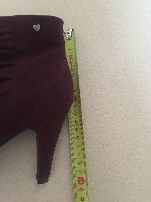 Bordowe, zamszowe botki