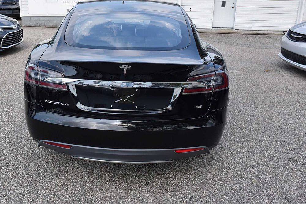 Tesla Model S 85      2013