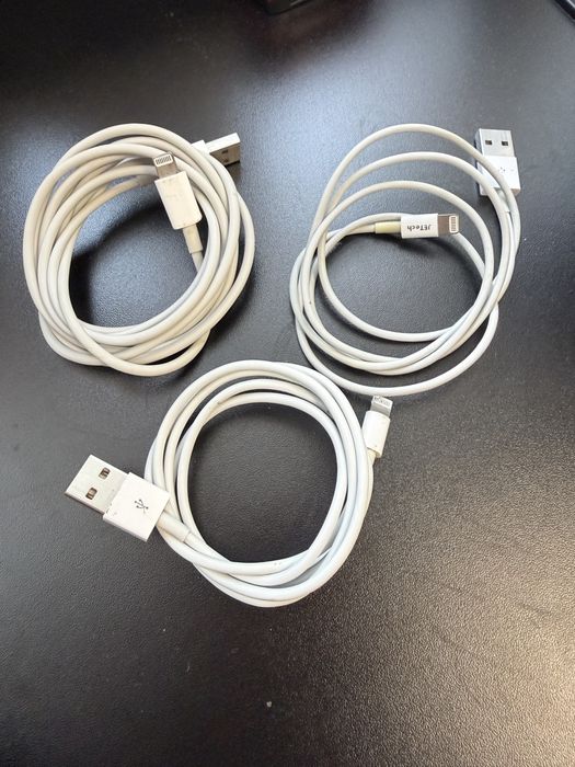 Lot #9 – 3 kable USB-A – Lightning do iPhone, 2× 1 m + 1× 2 m