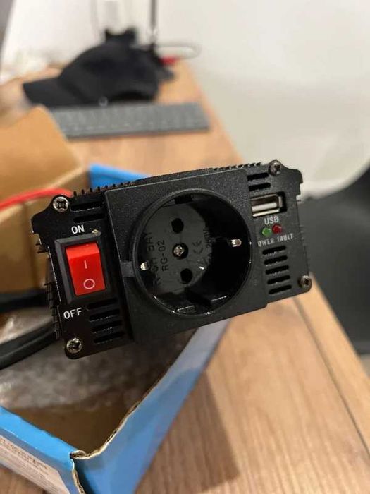 Inversor DC12V - AC220V